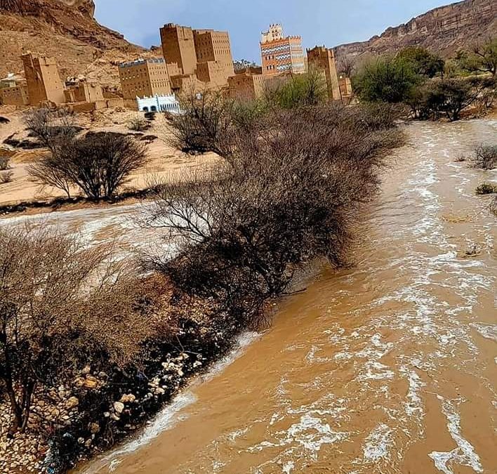 في إطار تأثيرات المنخفض الجوي. هطول أمطار متفرقة على أجزاء واسعة من محافظة شبوة،،