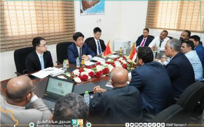 القائم بأعمال السفارة الصينية لدى بلادنا يزور صندوق صيانة الطرق في العاصمة عدن
