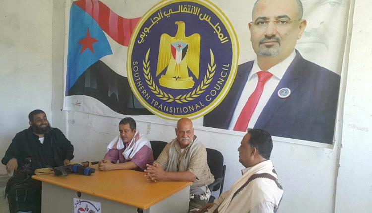 رئيس انتقالي لودر يناقش مع مدير عام المديرية وقادة الأجهزة الأمنية عدد من القضايا المتعلقة بالجوانب الخدمية والأمنية