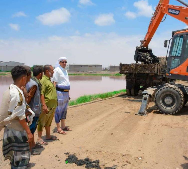 باخبيرة يطلع على سير عمل تأهيل وصيانة احواض معالجة مياه الصرف الصحي في كابوتا