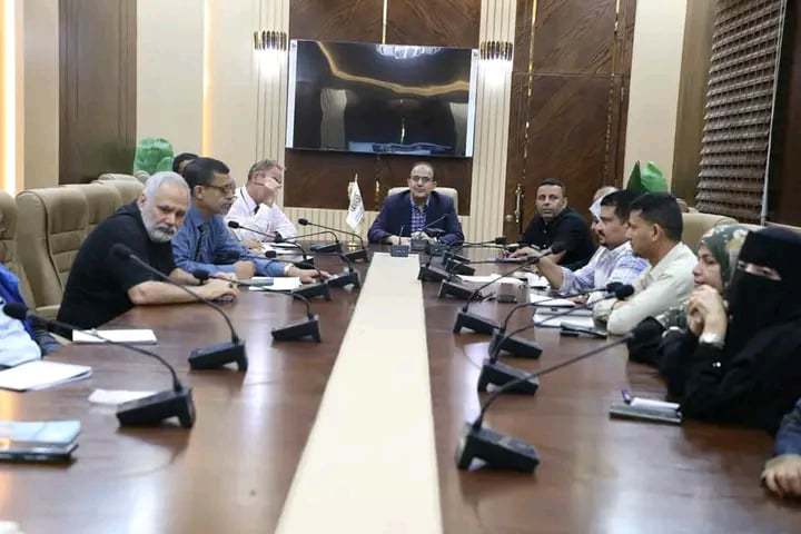 وزير الصحة يرأس اجتماعا موسعاً لمناقشة الوضع الوبائي الراهن