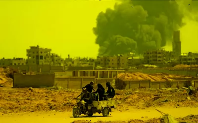 غزة.. الجيش الإسرائيلي ينسف مربعا سكنيا بمخيم النصيرات
