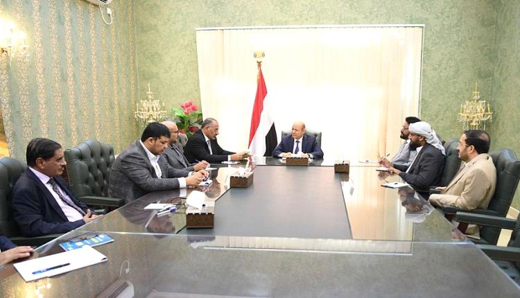 مجلس القيادة الرئاسي يعقد اجتماعاً استثنائياً ويحدد موقفه من قرارات البنك المركزي