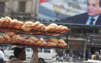 رئيس الوزراء المصري يعلن رفع سعر الخبز المدعوم