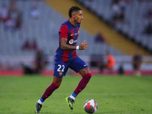 توتنهام يستهدف ضم مهاجم برشلونة رافينيا