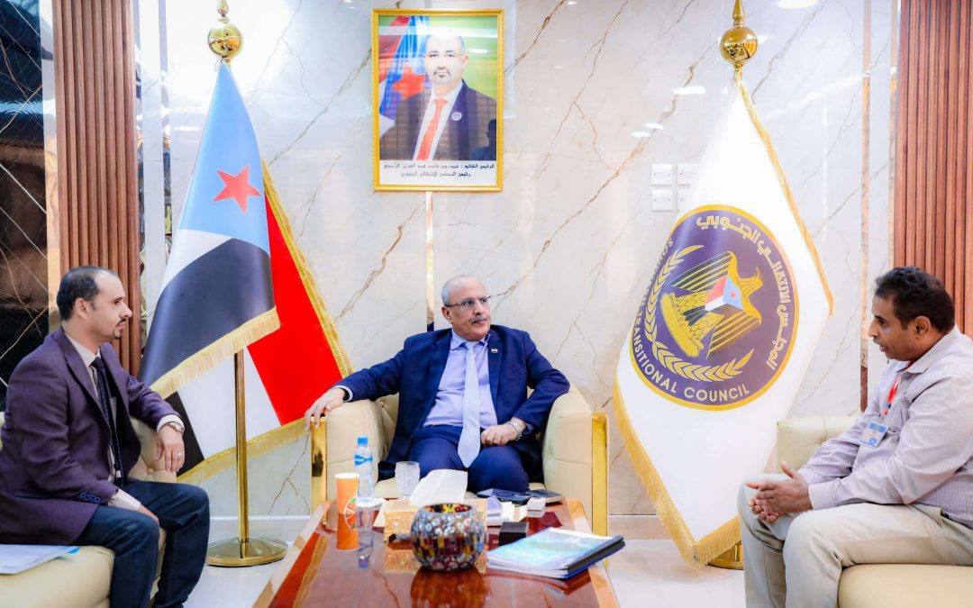 رئيس الجمعية الوطنية “الكثيري” يناقش مع الوكيل الجعبي القضايا والأولويات البيئية بمحافظات الجنوب