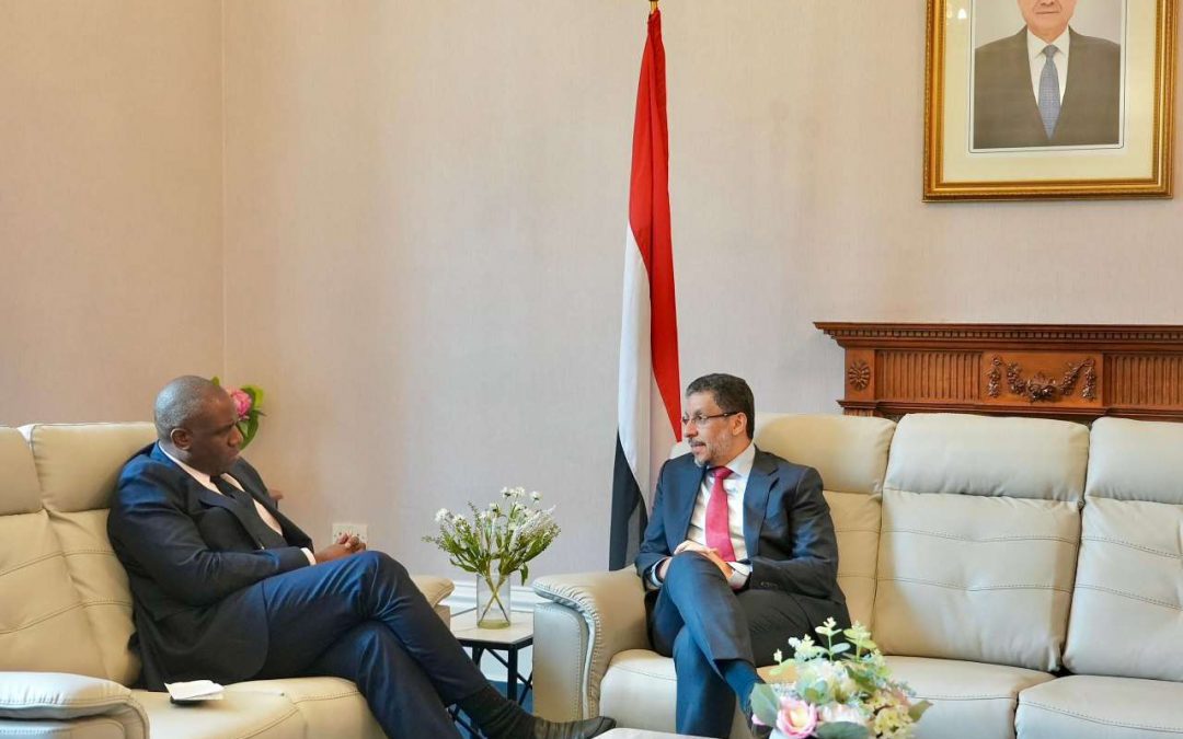 رئيس الوزراء يلتقي وزير الخارجية في حكومة الظل بحزب العمال البريطاني