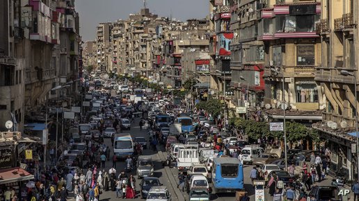 مصر “مضطرة” لتحريك أسعار الخبز.. وهذا ما سيحدث لأسعار المحروقات