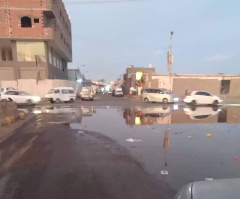 المنطقة الصناعية بالمنصورة تغرق بمياه المجاري ومناشدات للداوودي بعد فشل المطالبات