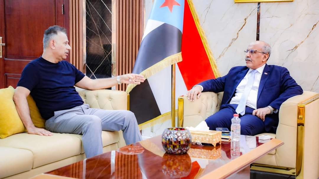 الكثيري يناقش مع الجاوي جهود تعزيز عمل السلطة المحلية بمديرية المعلا
