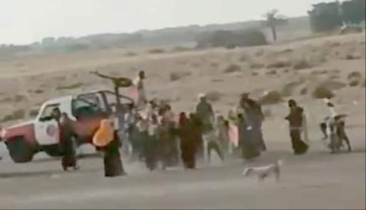 مليشيا الحوثي تُهجر وتنهب قرية الدقاونة في الحديدة وتعتقل الرافضين