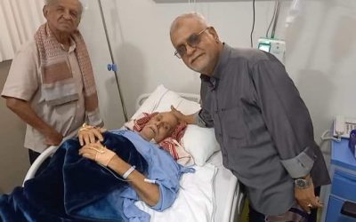 الفنان العطروش يزور المخرج محمد السلامي في المستشفى