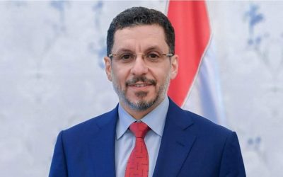رئيس الوزراء يغادر عدن متوجهاً إلى لندن في زيارة رسمية