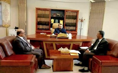 وزير الأشغال العامة والطرق يناقش مع وكيل المحافظة مجمل أوضاع الطرقات في محافظة شبوة