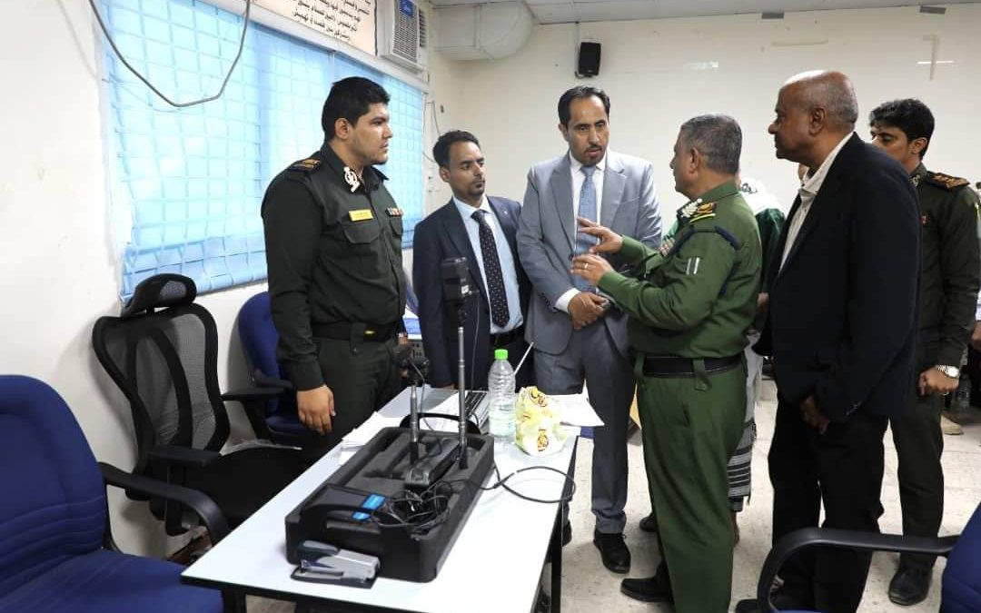 وزير الشباب والرياضة يدشن إصدار البطاقة الشخصية الذكية لمنتسبي ديوان الوزارة ومكتبها بعدن