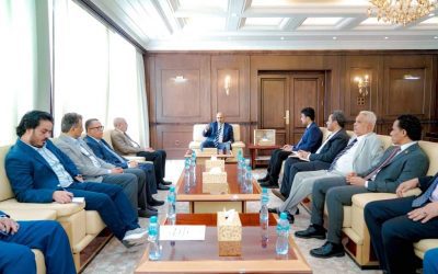 الرئيس الزُبيدي يترأس اجتماعا لبحث حلول عاجلة لوقف التدهور المتسارع للأوضاع الاقتصادية والخدمية