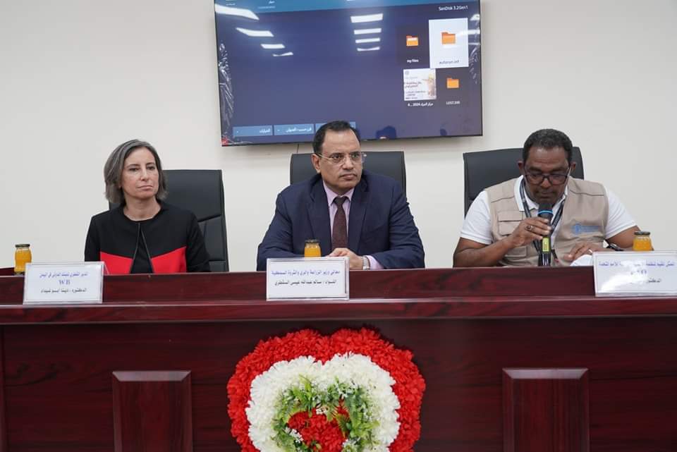 الوزير السقطري والممثل المقيم لمنظمة “الفاو” يفتتحان المبنى الرئيسي لمكافحة الجراد الصحراوي بعدن