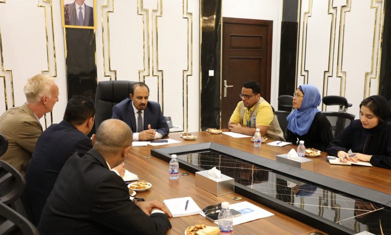 مبخوت بن ماضي يبحث مع وفد UNDP تنفيذ مشاريع مستدامة لخدمة المجتمع المحلي