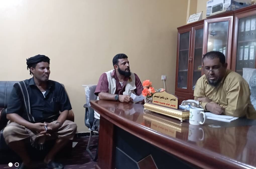 مدير عام خنفر “اليوسفي” يلتقي بضابط المشاريع في لجنة الإنقاذ الدولية IRC.