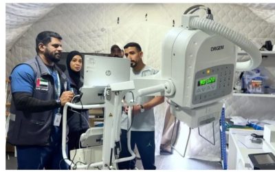 «الفارس الشهم3» تُسلم وزارة الصحة في قطاع غزة سيارة إسعاف وجهاز أشعة