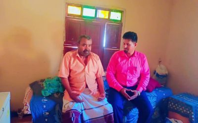 باعزب  يطمئن على صحة الفنان الكبير مسكين علي وينقل إليه تحيات محافظ أبين.