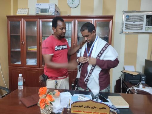 إدارة فريق الهلال الخنفري تكرم مدير عام مديرية خنفر “اليوسفي تقديراَ لجهوده في إنجاح الفعاليات الرياضية والشبابية
