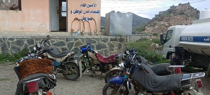 الأمن العام في يافع رصد يواصل حملة ضبط الدراجات النارية المخالفة