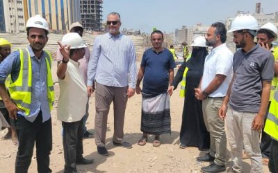 الماس يتفقد العمل في مشروع إعادة تأهيل الطريق المزدوج مابين دواري السفينه وبنك عدن