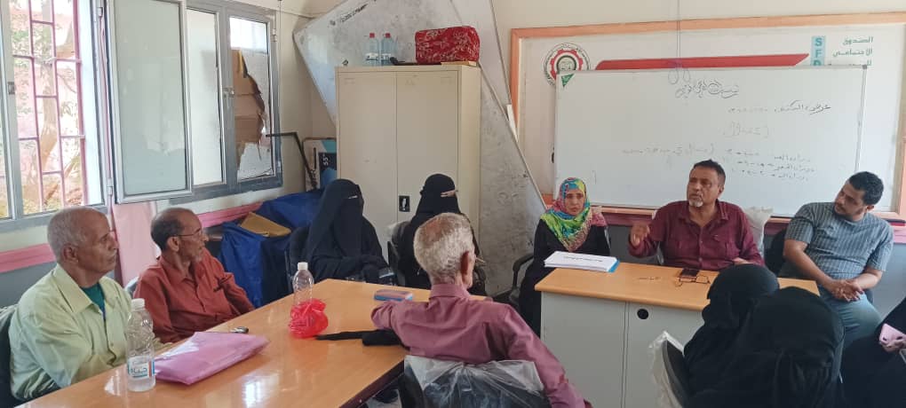 برعايه محافظ العاصمة عدن الدكتور المقبلي يمنح مكافآت مالية ويوزع شهادات رفع القدرات لموظفي الأدارة العامة لمحو الأمية في عدن