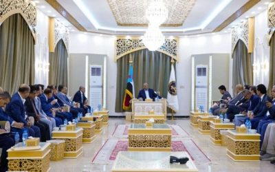 عاجل | الرئيس الزُبيدي يرأس اجتماعا لاستعراض مصفوفة الحلول العاجلة لوقف التدهور الاقتصادي والخدمي
