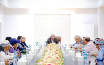 الرئيس الزُبيدي يشيد بنضال وتضحيات أبناء حجر في الدفاع عن الجنوب وحماية حدوده