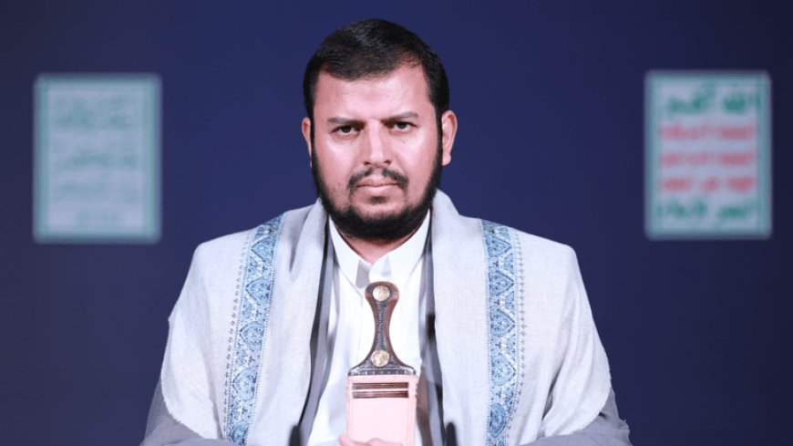 زعيم جماعة الحوثي يعلق  على قرار البنك المركزي بايقاف البنوك في صنعاء..؟!