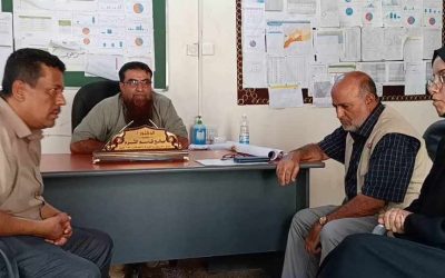 مكتب الصحة بأبين يناقش تدخلات المؤسسة الطبية في أحور وخنفر