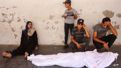 شهود: مقتل 8 فلسطينيين في غارة إسرائيلية على مركز للمساعدات في غزة