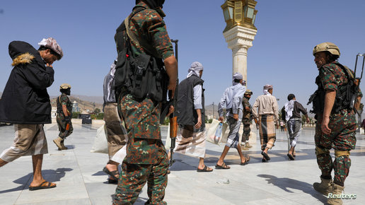الحوثيون يحتجزون يمنيين يعملون بمنظمات أممية