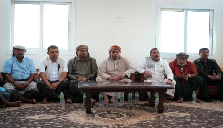 محافظ سقطرى يؤكد على التعامل بحزم مع أي تحركات مشبوهة في المحافظة