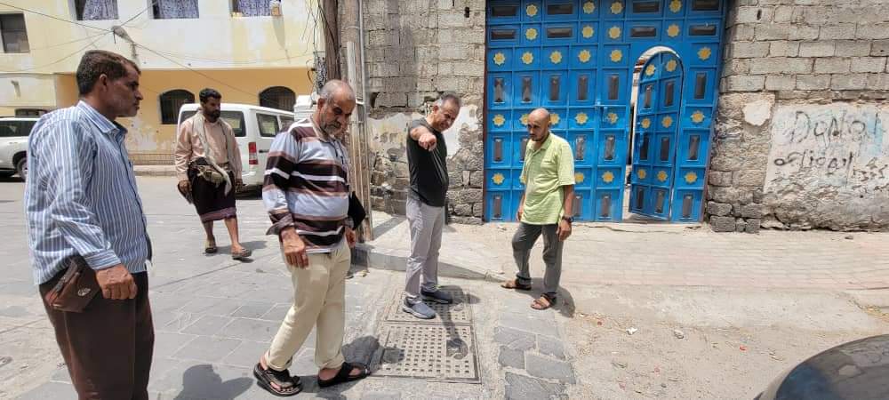 توجيهات من مدير عام المعلا بالبدء باعمال فتح انسدادت خط مياه حي حافون
