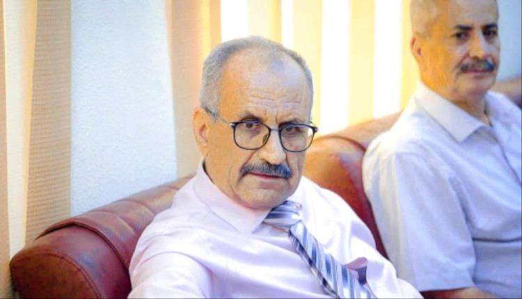 أمين عام الانتقالي: لسنا بمنأى عما يعانيه الناس من شظف العيش