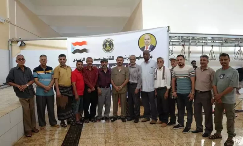 مقدمة من الرئيس الزُبيدي .. انتقالي العاصمة عدن يدشن عملية توزيع لحوم العيد للأسر المحتاجة بالمديريات