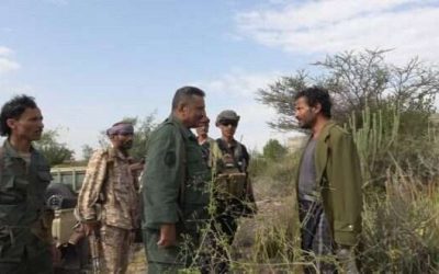 قائد محور الضالع يتفقد المقاتلين في الخطوط الٲمامية ويشيد ببطولاتهم