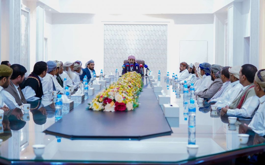 الرئيس الزُبيدي يجدد دعمه ومساندته لأي جهود لتوحيد الصف في مواجهة مليشيا الحوثي الإرهابية