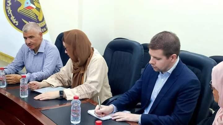 الشرفي يلتقي ممثلي مكتب المبعوث الخاص للأمين العام للأمم المتحدة لبحث تطورات العملية السياسية والإنسانية