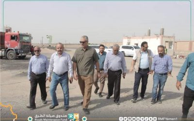 لحج..رئيس صندوق صيانة الطرق يتفقد مجريات الأعمال في محطة الوزن المحوري بالحسيني