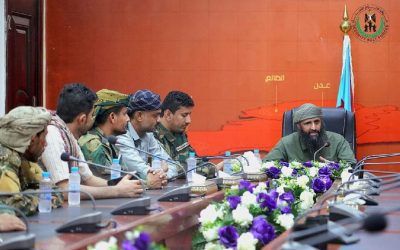 العميد الوالي يلتقي قيادات السلطة المحلية والأمنية في مديرية مودية بمحافظة أبين
