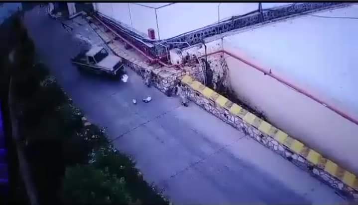 مشرف مليشيا الحوثي يدهس مواطنًا عمدًا في تعز اليمنية
