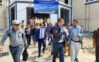 محافظ أبين يتفقد سير  العمل والانجاز  في أكبر مشروع استثماري على ساحل البحر العربي .*