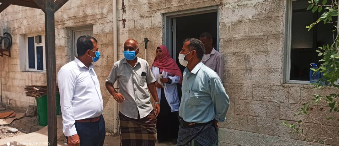 نائب رئيس انتقالي أبين يتفقد مركز الحجر الصحي بزنجبار
