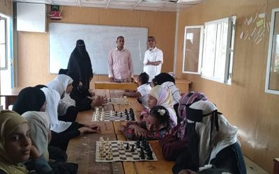 استعدادا لإقامة المركز الصيفي للبنات بأبين : تدشين التدريبات بلعبة الشطرنج بمجمع الفتح للبنات بخنفر..