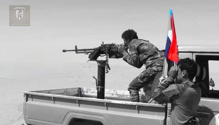 قوات دفاع شبوة تحاصر جماعات من القاعدة والحوثيون يشنون هجوما مضادا  لفك الحصار