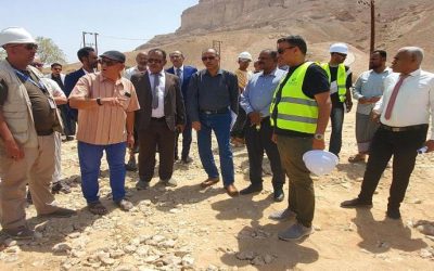 حضرموت.. تسليم مشروع توريد وتركيب وتشغيل الطاقة الشمسية لآبار حقل جثمة